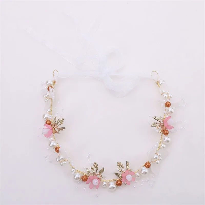 Frühlingshafte Boho Blumenkrone mit Perlen für Mädchen – Hochzeit Haarschmuck & Blumen-Haarreif | Kinder Geschenk