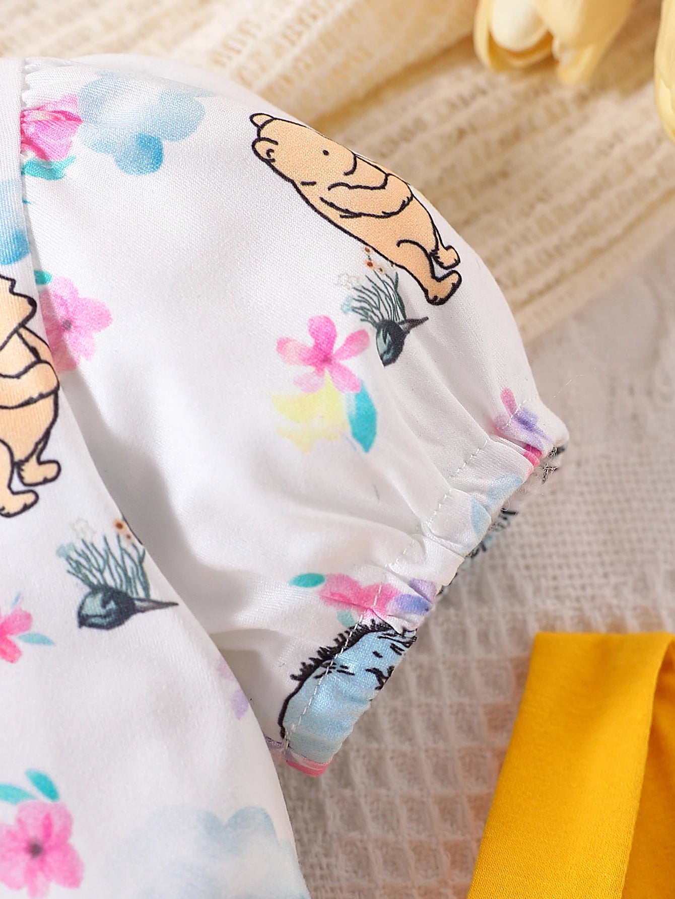 Sommer Baby Mädchen 2-teiliges Set – Kurzarm-T-Shirt mit niedlichem Tierdruck + Trägerrock – Baumwoll-Outfit für Kleinkinder (3–24 Monate)
