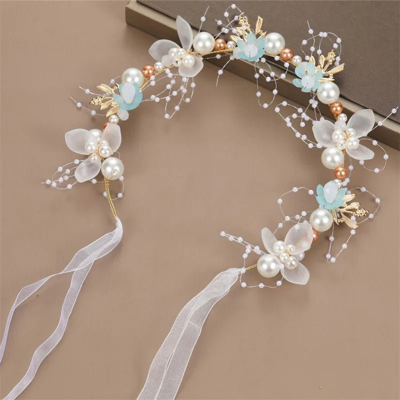 Frühlingshafte Boho Blumenkrone mit Perlen für Mädchen – Hochzeit Haarschmuck & Blumen-Haarreif | Kinder Geschenk