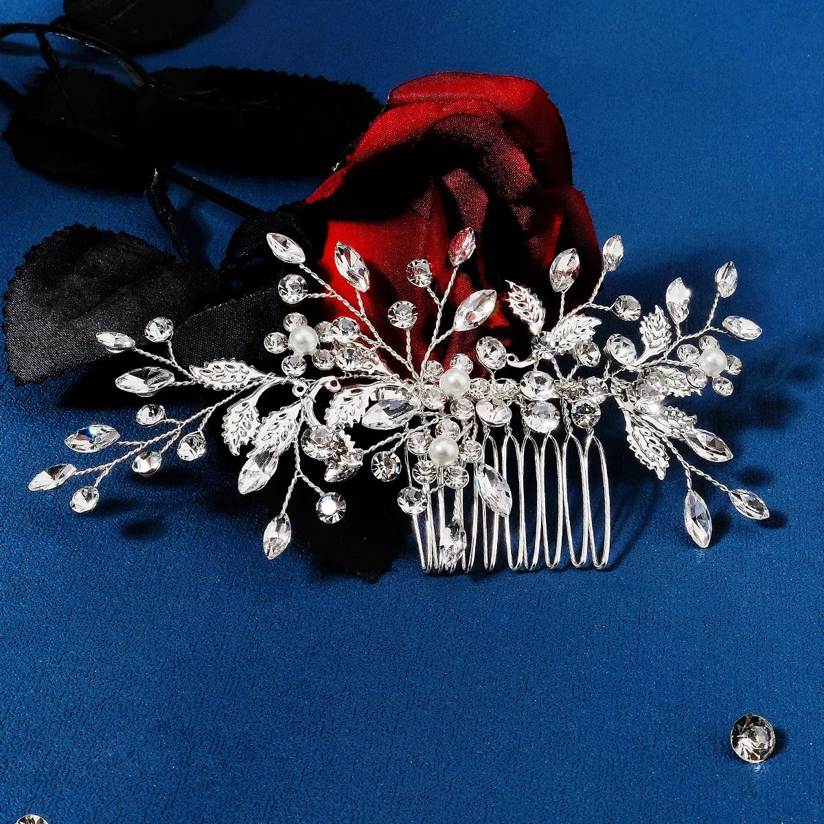 Silberner Haarkamm mit Perlen & Strass – Handgefertigtes elegantes Haarschmuck-Accessoire für Damen & Bräute