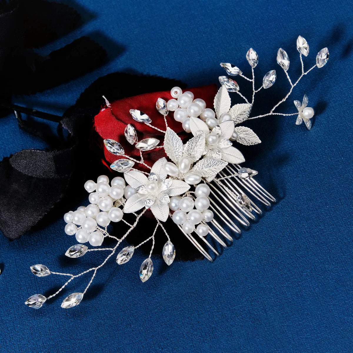 Silberner Haarkamm mit Perlen & Strass – Handgefertigtes elegantes Haarschmuck-Accessoire für Damen & Bräute