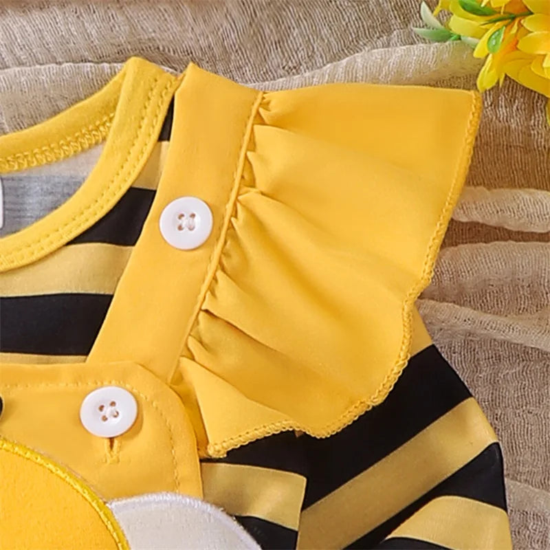 Herbst-Outfit für Baby-Mädchen – 3-teilig: Langarm-Romper mit Flügelärmeln, Trägerkleid mit Bienen-/Marienkäfer-Stickerei & Haarband – von Faithtur