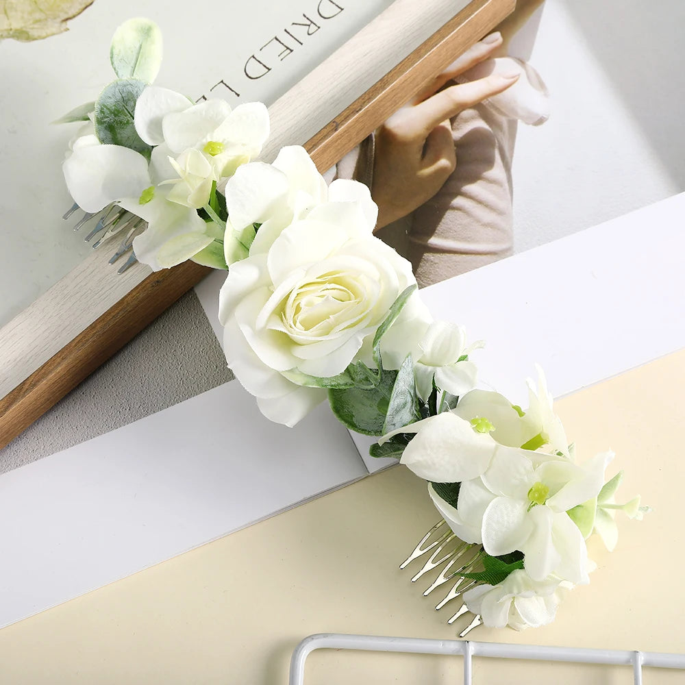 Romantischer Braut-Haarkamm mit Blumen – Rattan-Stil Haaraccessoire für Hochzeiten & besondere Anlässe