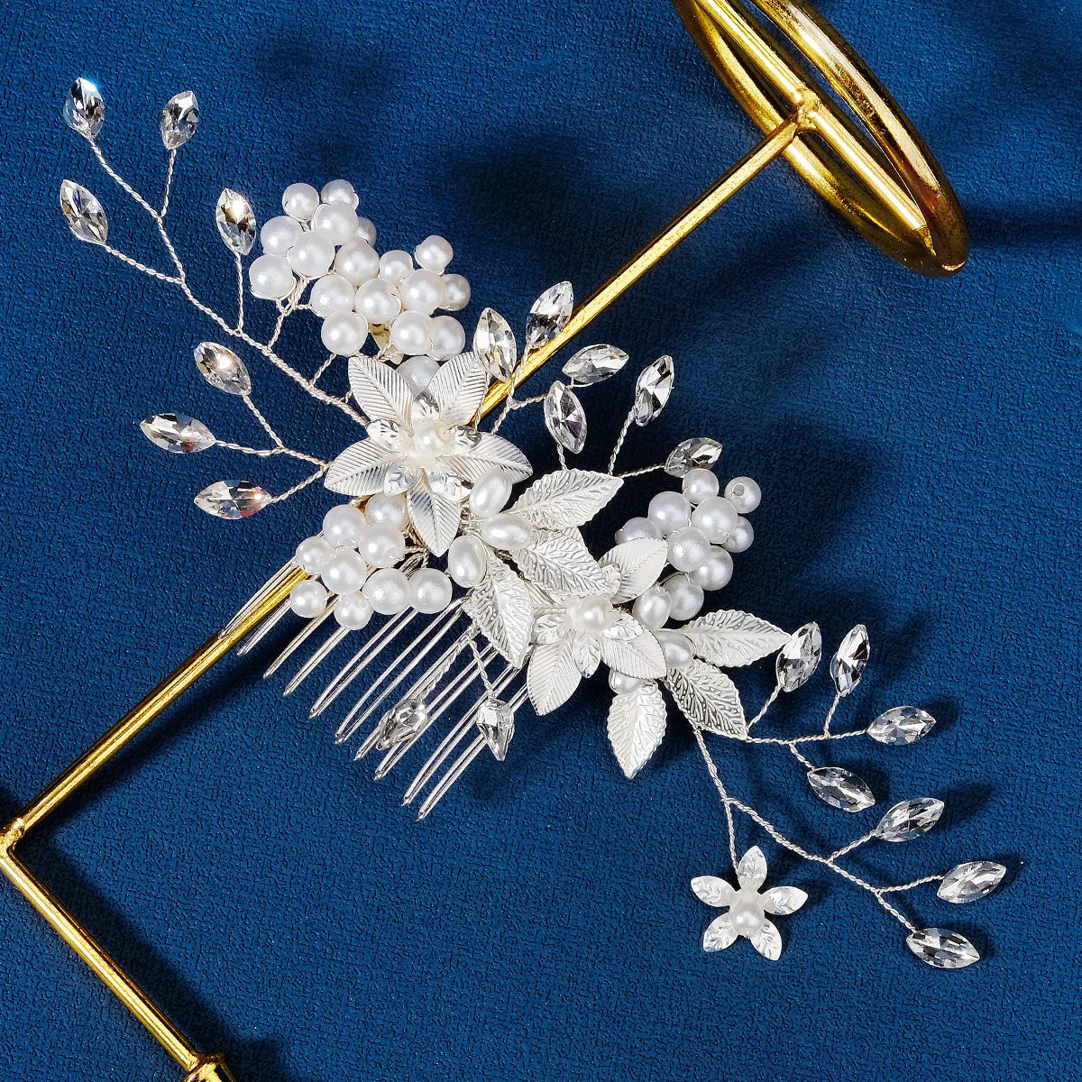 Silberner Haarkamm mit Perlen & Strass – Handgefertigtes elegantes Haarschmuck-Accessoire für Damen & Bräute