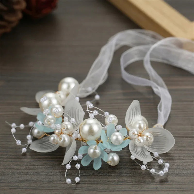 Frühlingshafte Boho Blumenkrone mit Perlen für Mädchen – Hochzeit Haarschmuck & Blumen-Haarreif | Kinder Geschenk