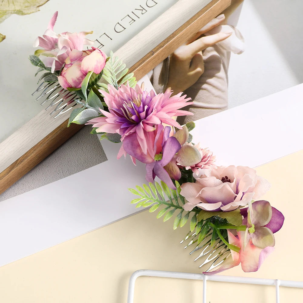 Romantischer Braut-Haarkamm mit Blumen – Rattan-Stil Haaraccessoire für Hochzeiten & besondere Anlässe