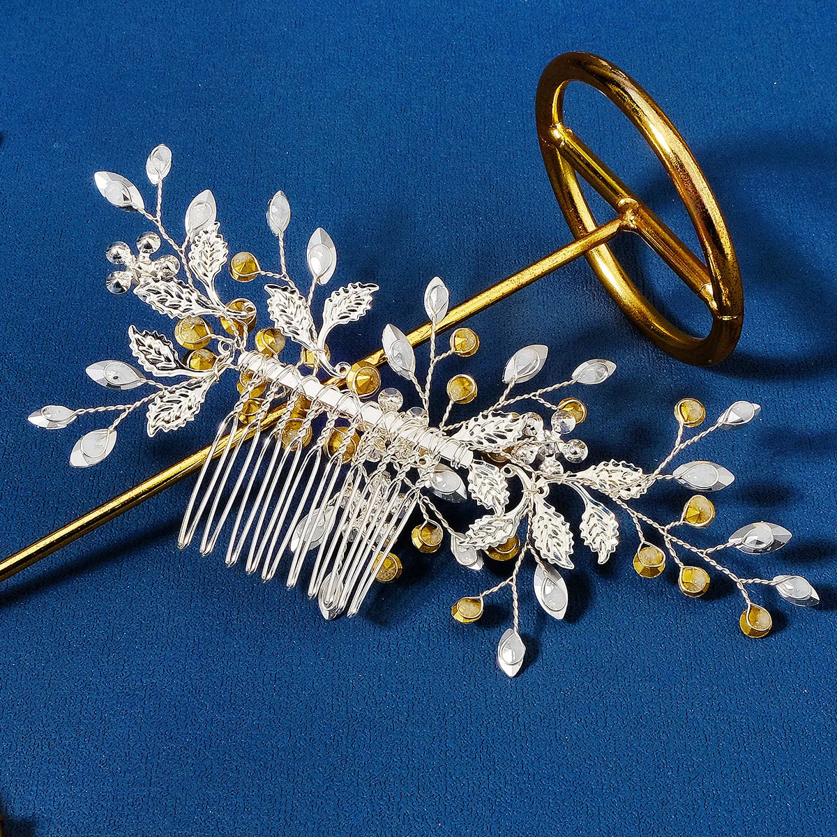 Silberner Haarkamm mit Perlen & Strass – Handgefertigtes elegantes Haarschmuck-Accessoire für Damen & Bräute