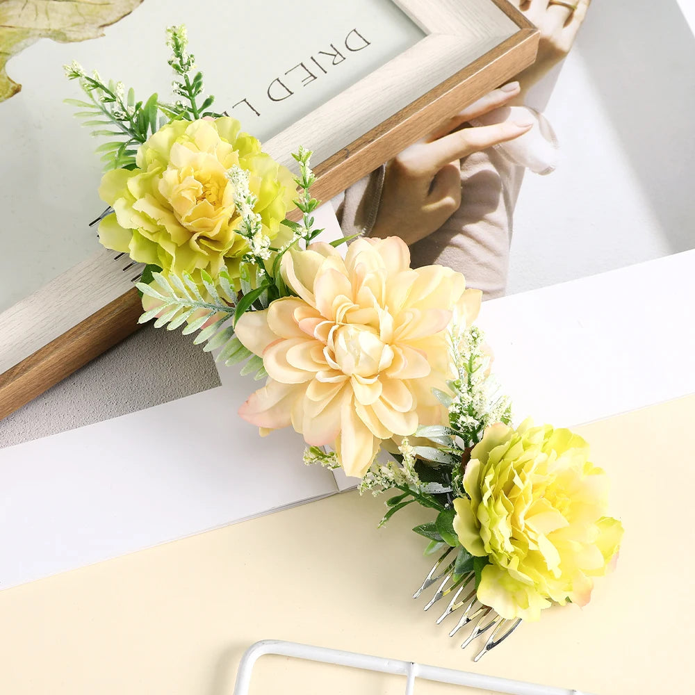 Romantischer Braut-Haarkamm mit Blumen – Rattan-Stil Haaraccessoire für Hochzeiten & besondere Anlässe