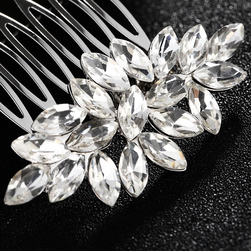 Silberner Haarkamm mit Perlen & Strass – Handgefertigtes elegantes Haarschmuck-Accessoire für Damen & Bräute