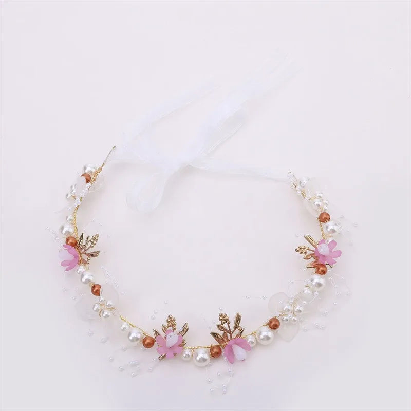Frühlingshafte Boho Blumenkrone mit Perlen für Mädchen – Hochzeit Haarschmuck & Blumen-Haarreif | Kinder Geschenk