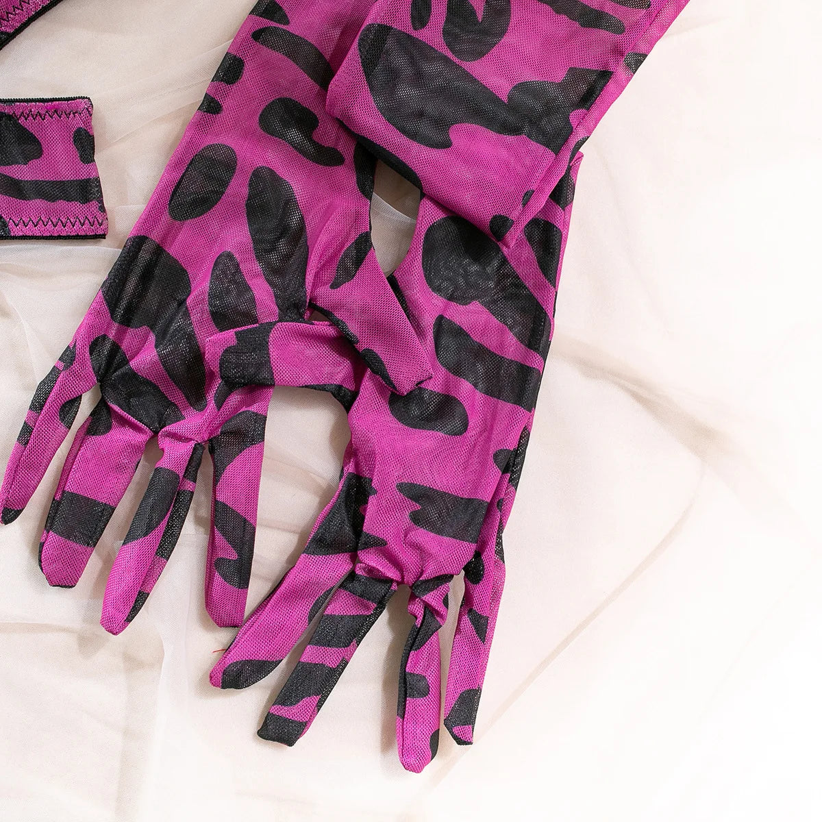 Sexy Lingerie Set in Pink Leopard Mesh – BH, Handschuhe & Beinlinge