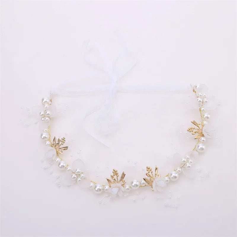 Frühlingshafte Boho Blumenkrone mit Perlen für Mädchen – Hochzeit Haarschmuck & Blumen-Haarreif | Kinder Geschenk