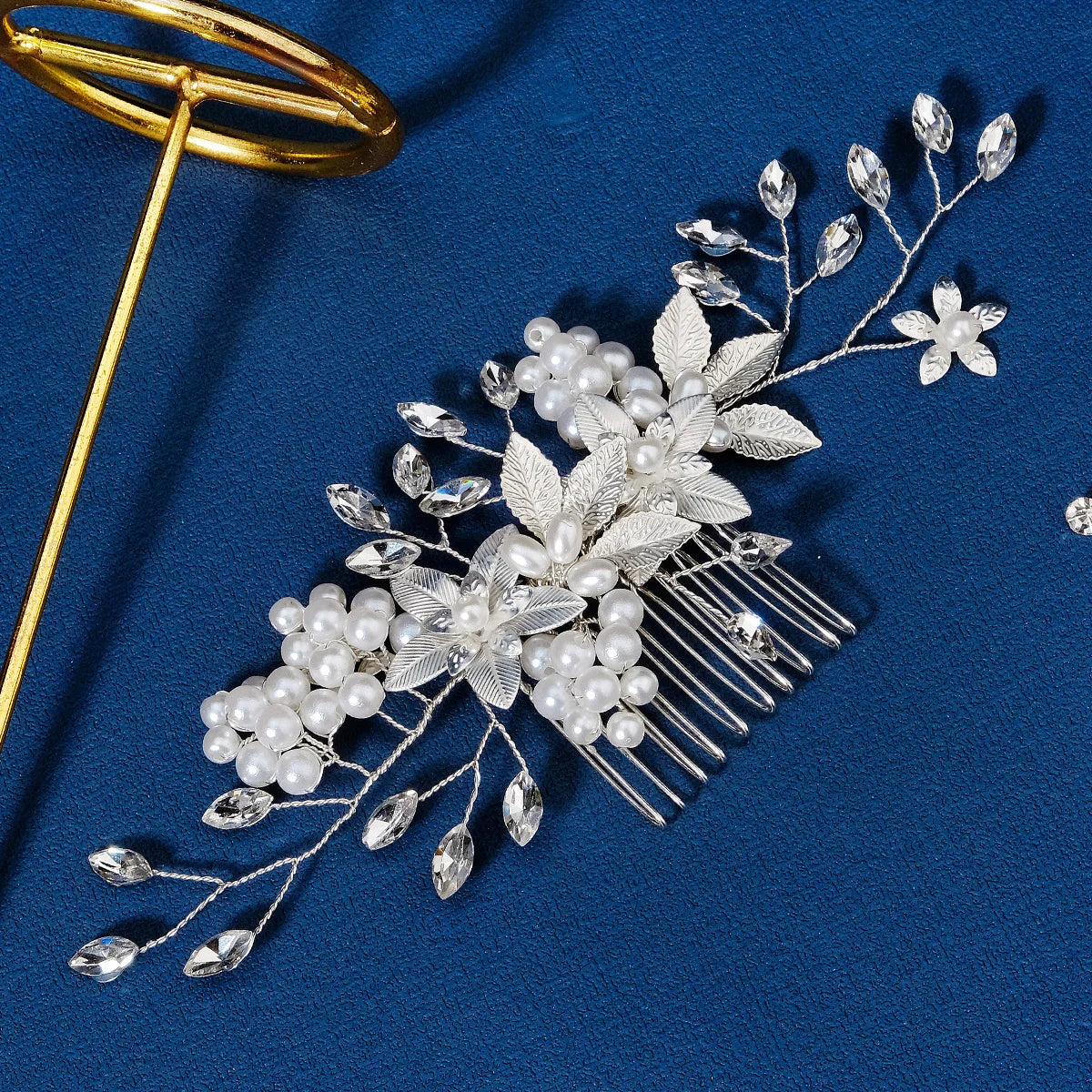 Silberner Haarkamm mit Perlen & Strass – Handgefertigtes elegantes Haarschmuck-Accessoire für Damen & Bräute