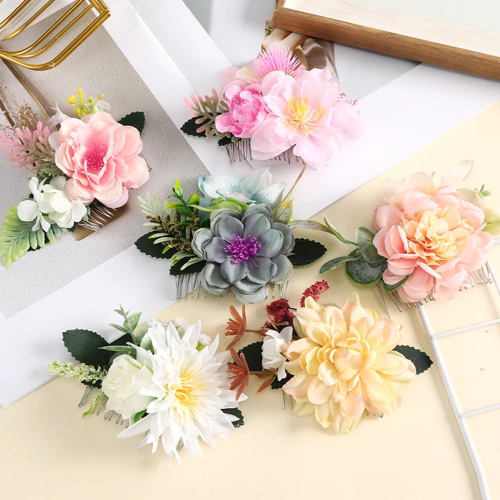 Romantischer Braut-Haarkamm mit Blumen – Rattan-Stil Haaraccessoire für Hochzeiten & besondere Anlässe