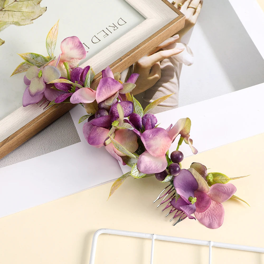 Romantischer Braut-Haarkamm mit Blumen – Rattan-Stil Haaraccessoire für Hochzeiten & besondere Anlässe