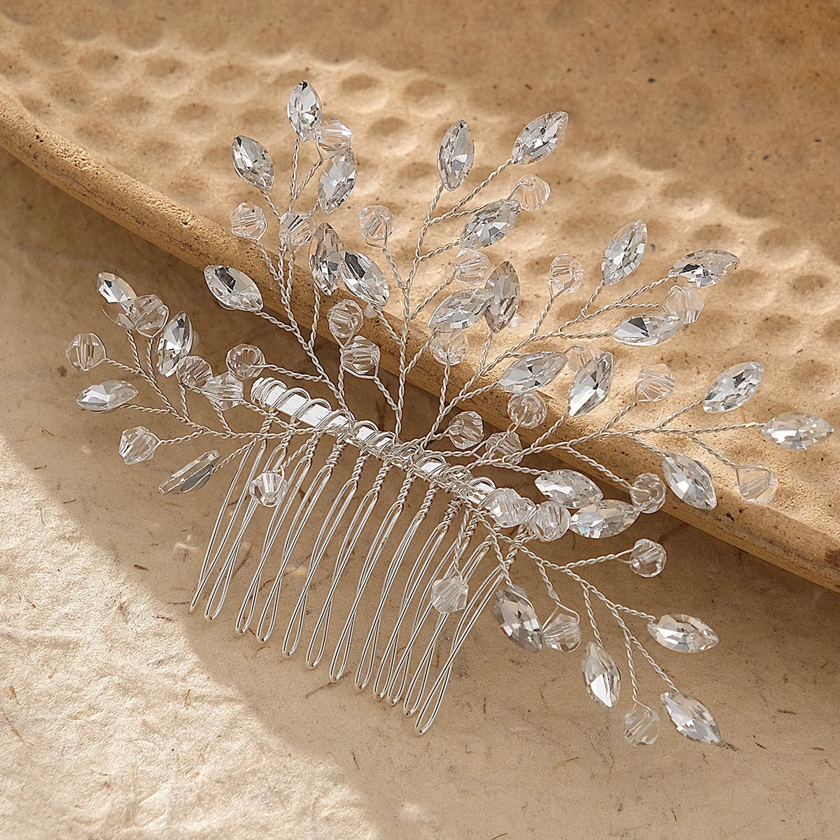 Silberner Haarkamm mit Perlen & Strass – Handgefertigtes elegantes Haarschmuck-Accessoire für Damen & Bräute