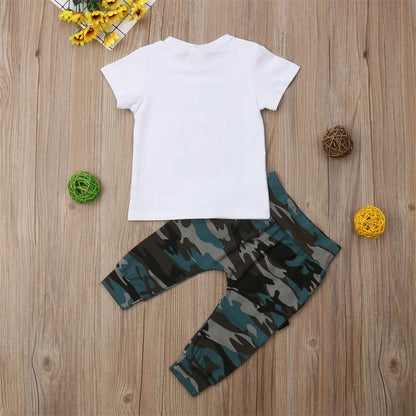 Sommer Baby Jungen 2-teiliges Outfit – Kurzarm-T-Shirt mit Buchstaben-Print + Shorts – Bequemes Freizeitset für Kleinkinder (0–3 Jahre)