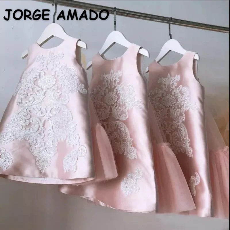 Sommerliches Prinzessinnenkleid für Mädchen – Ärmellos mit Rückenschleife & Pailletten – Festliches Kleid für Hochzeit, Party & Geburtstag