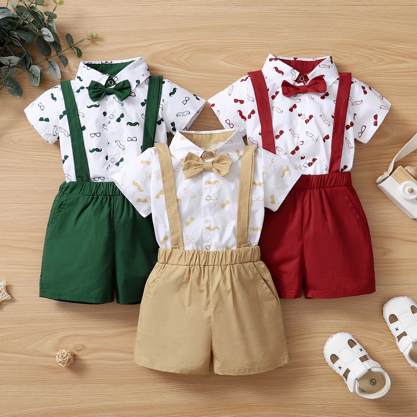 Sommer-Outfit für Baby-Jungen – 2-teilig: Hemd mit Bart-Print & Hosenträger-Shorts – stilvoll & verspielt (0–18 Monate)