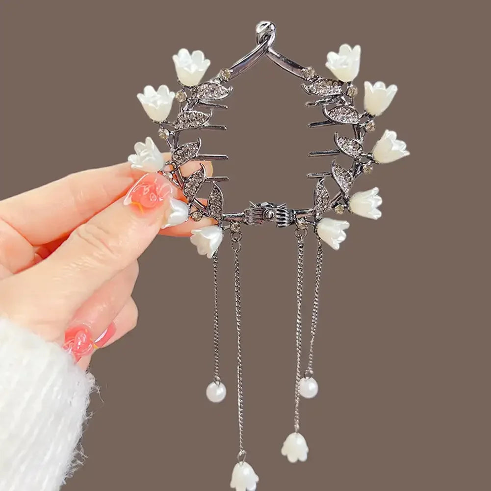 Elegante Haarkralle mit Blumen-Quaste – Schmetterling, Strass & Perlen – Haarclip für Damen | Dutt- & Zopfhalter Accessoire