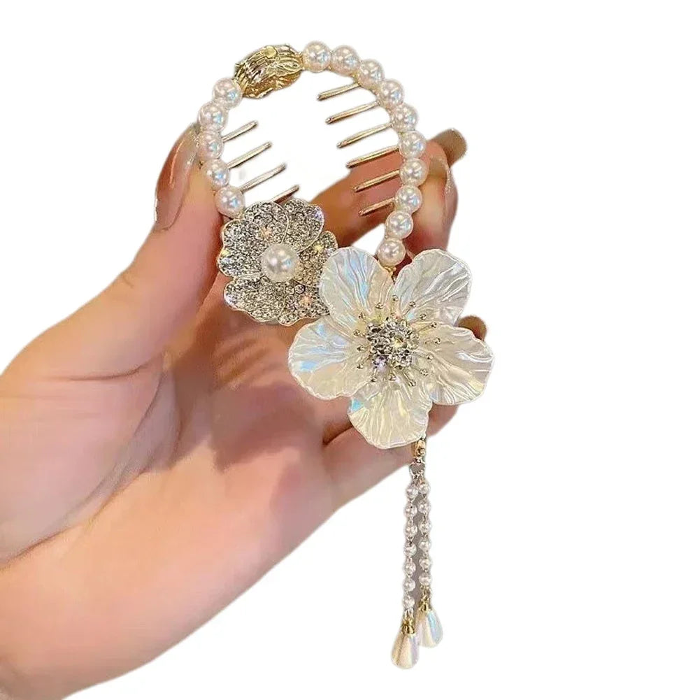 Elegante Haarkralle mit Blumen-Quaste – Schmetterling, Strass & Perlen – Haarclip für Damen | Dutt- & Zopfhalter Accessoire