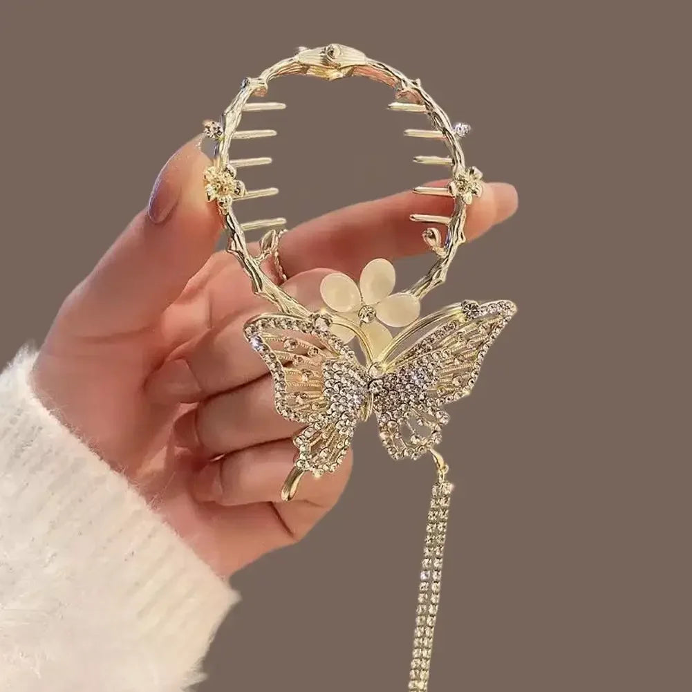 Elegante Haarkralle mit Blumen-Quaste – Schmetterling, Strass & Perlen – Haarclip für Damen | Dutt- & Zopfhalter Accessoire