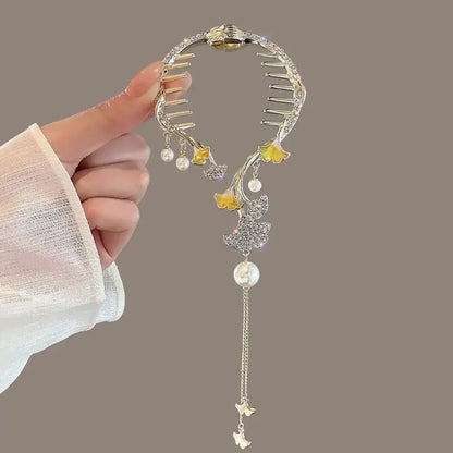 Elegante Haarkralle mit Blumen-Quaste – Schmetterling, Strass & Perlen – Haarclip für Damen | Dutt- & Zopfhalter Accessoire