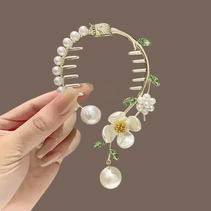 Elegante Haarkralle mit Blumen-Quaste – Schmetterling, Strass & Perlen – Haarclip für Damen | Dutt- & Zopfhalter Accessoire