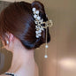 Luxuriöse Haarspange mit Strass, Glockenblume, Rose & Schmetterling – Elegante Haarklammer mit Quaste für Damen