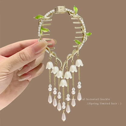 Elegante Haarkralle mit Blumen-Quaste – Schmetterling, Strass & Perlen – Haarclip für Damen | Dutt- & Zopfhalter Accessoire