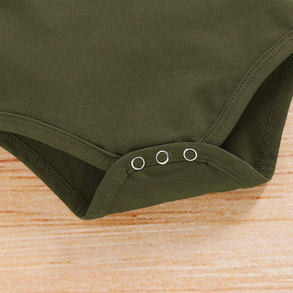 3-teiliges Sommer-Outfit für Neugeborene Jungen – Kurzarm-Body mit Schriftzug + Camouflage-Hose + Mütze | Baby Jungen Kleidung 0–18 Monate