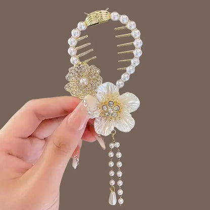 Elegante Haarkralle mit Blumen-Quaste – Schmetterling, Strass & Perlen – Haarclip für Damen | Dutt- & Zopfhalter Accessoire