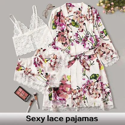 Damen 3-teiliges Pyjama-Set in Plus Size – Weiß mit Blumenmuster, Spitzen-Träger, Shorts & Morgenmantel