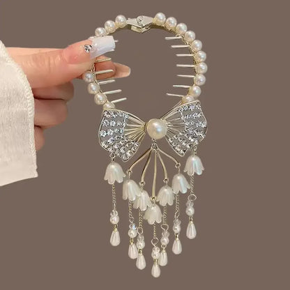 Elegante Haarkralle mit Blumen-Quaste – Schmetterling, Strass & Perlen – Haarclip für Damen | Dutt- & Zopfhalter Accessoire