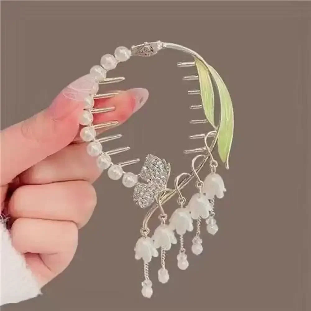 Elegante Haarkralle mit Blumen-Quaste – Schmetterling, Strass & Perlen – Haarclip für Damen | Dutt- & Zopfhalter Accessoire