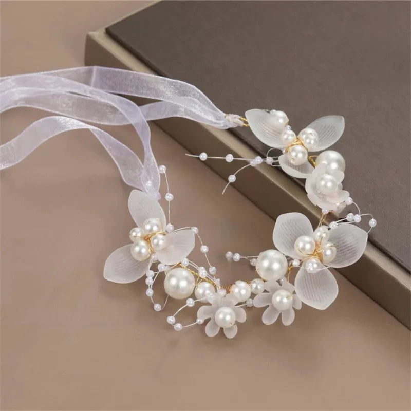 Frühlingshafte Boho Blumenkrone mit Perlen für Mädchen – Hochzeit Haarschmuck & Blumen-Haarreif | Kinder Geschenk