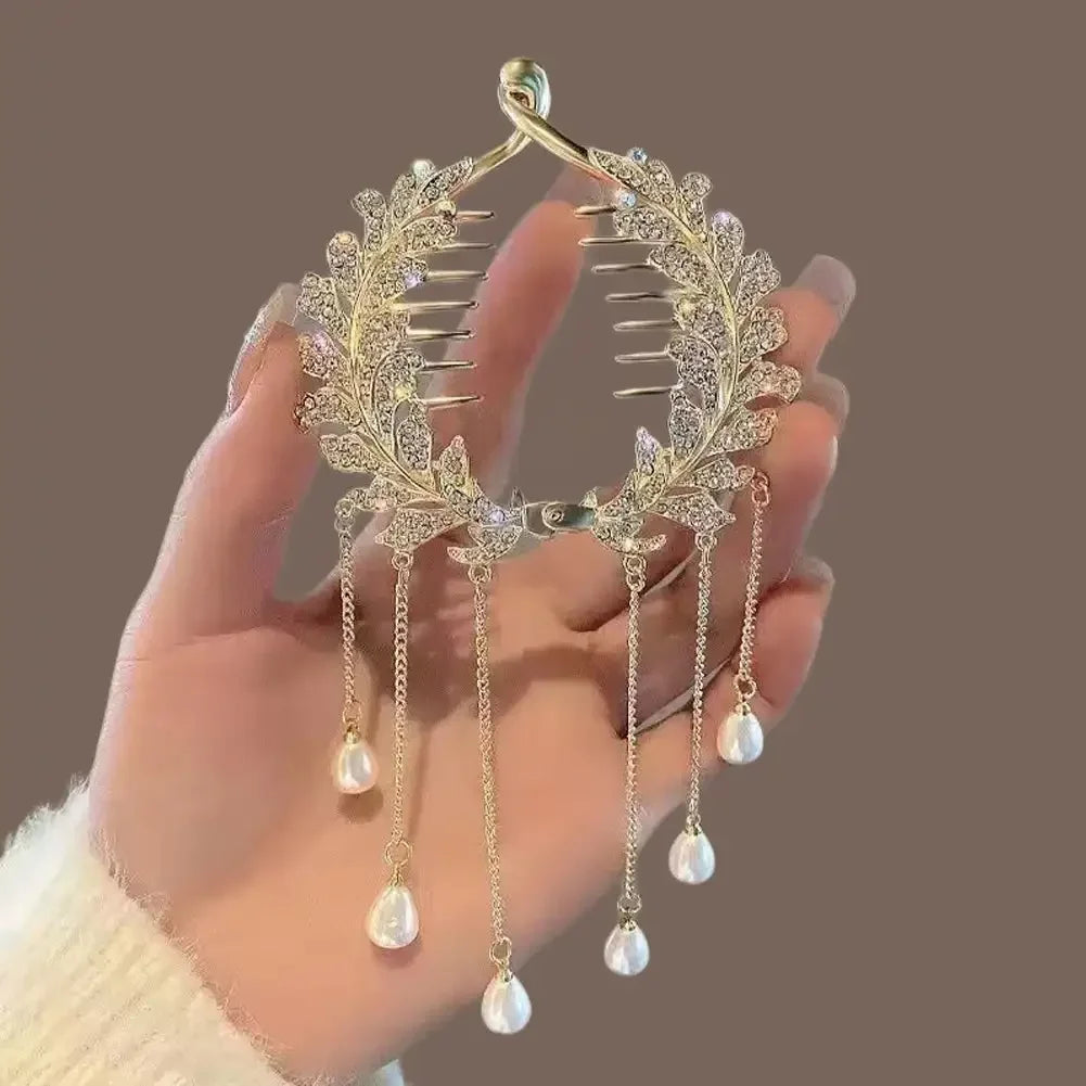 Elegante Haarkralle mit Blumen-Quaste – Schmetterling, Strass & Perlen – Haarclip für Damen | Dutt- & Zopfhalter Accessoire
