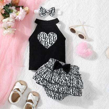 2-teiliges Sommer-Set für Neugeborene – Ärmelloses Top mit Halsband & Spitzenhöschen mit Schleifen – Herzmuster, süß & stilvoll (0–12 Monate)