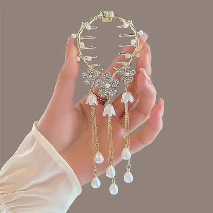 Elegante Haarkralle mit Blumen-Quaste – Schmetterling, Strass & Perlen – Haarclip für Damen | Dutt- & Zopfhalter Accessoire