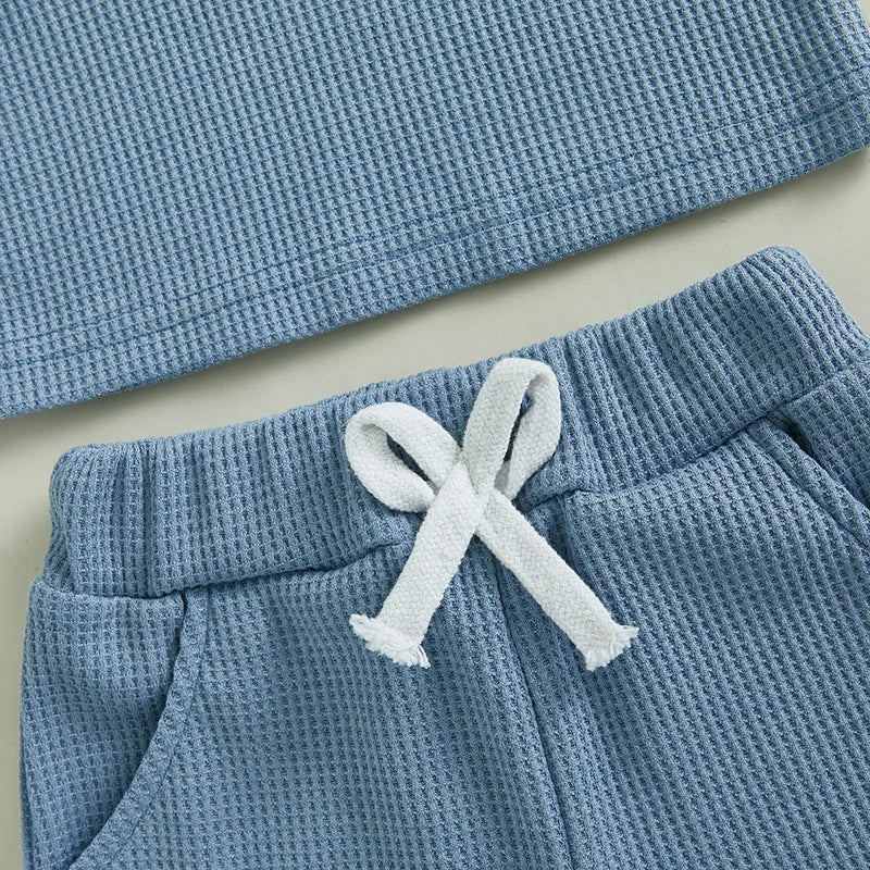 Sommer Baby Jungen 2-teiliges Outfit – T-Shirt mit Stickerei + Einfarbige Waffel-Shorts | Luftiges Freizeitset für Kleinkinder 6–36 Monate