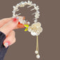 Elegante Haarkralle mit Blumen-Quaste – Schmetterling, Strass & Perlen – Haarclip für Damen | Dutt- & Zopfhalter Accessoire