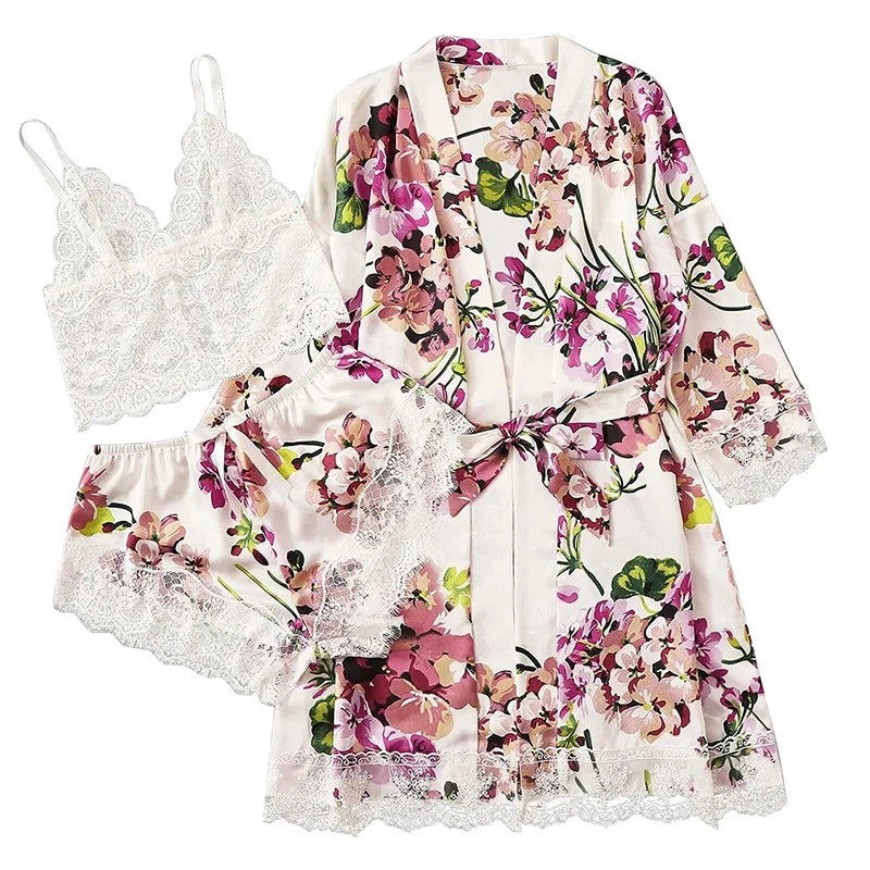 Damen 3-teiliges Pyjama-Set in Plus Size – Weiß mit Blumenmuster, Spitzen-Träger, Shorts & Morgenmantel