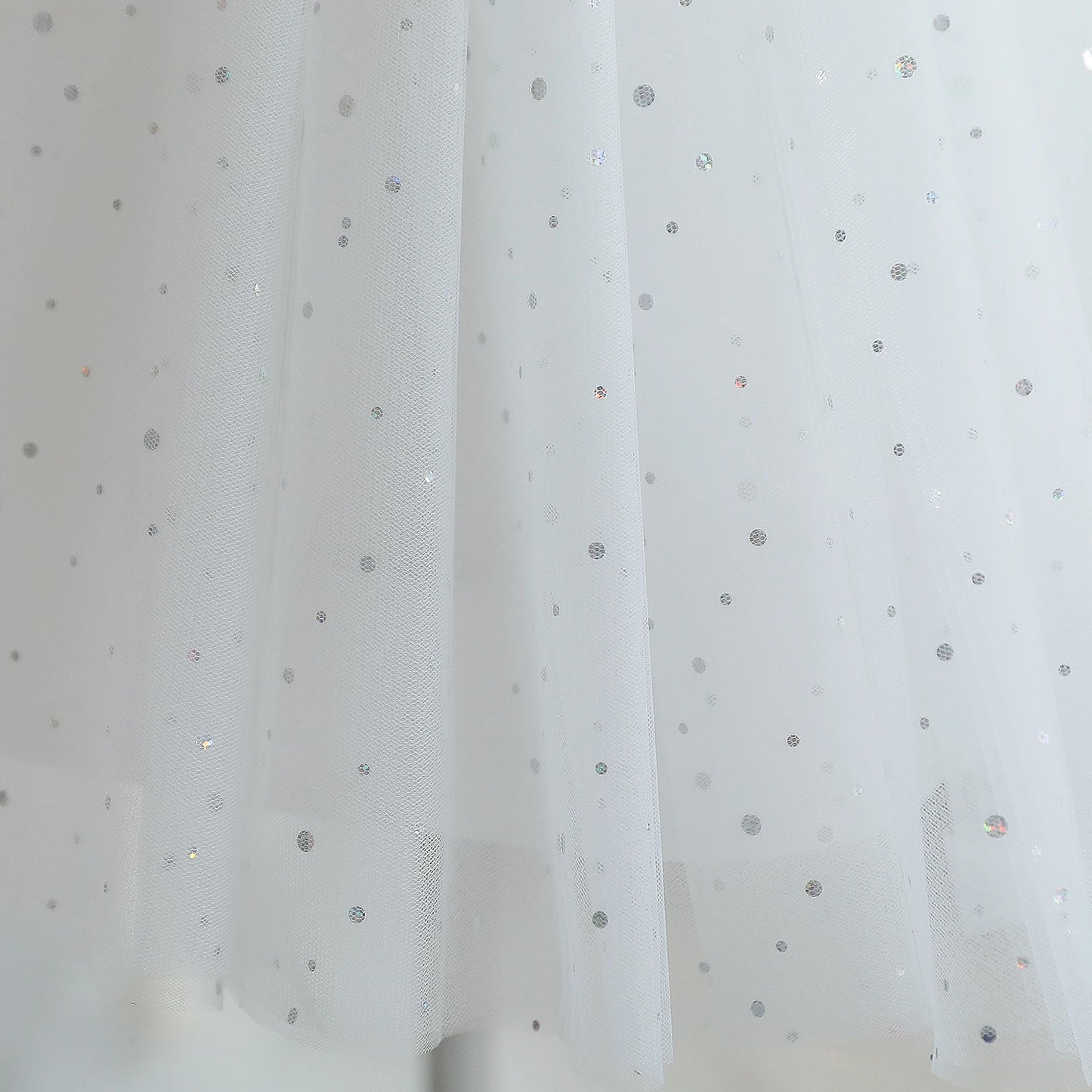 Vintage Prinzessinnenkleid mit Spitze & Stickerei – Luxuriöses Partykleid für Mädchen mit Rüschen & Goldakzenten (1–5 Jahre)